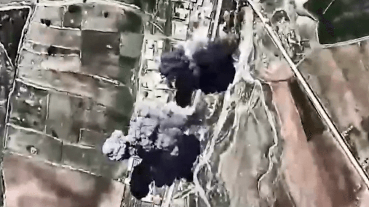 Watch moment massive clouds of smoke billow int...