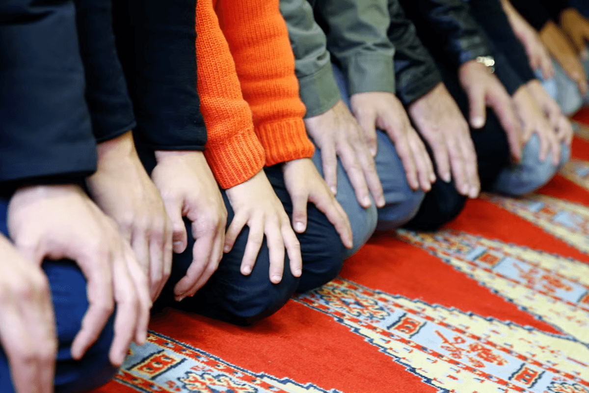 Schoolchildren as young as seven 'coerced into Islamic prayer at Church of England primary'