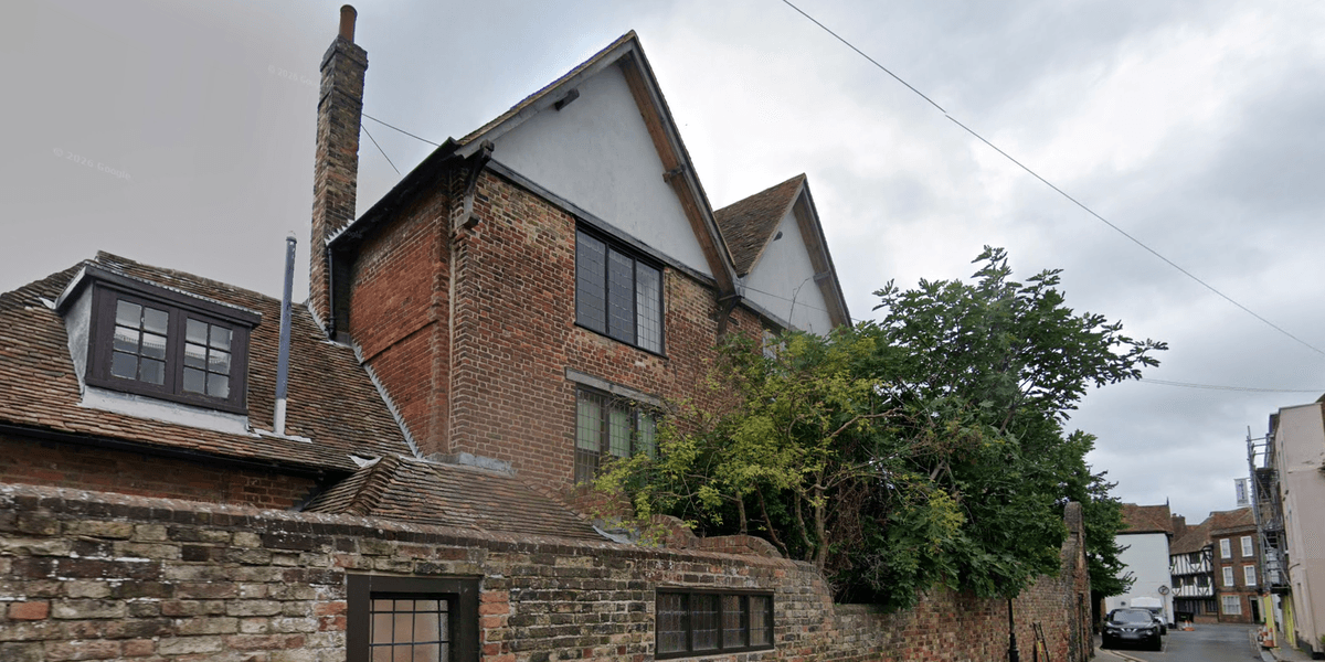 Couple sue Environment Agency for £4.5m over flood wall that left 500-year-old home ‘boggy’ Couple sue Environment Agency for £4.5m over flood wall that left 500-year-old home ‘boggy’