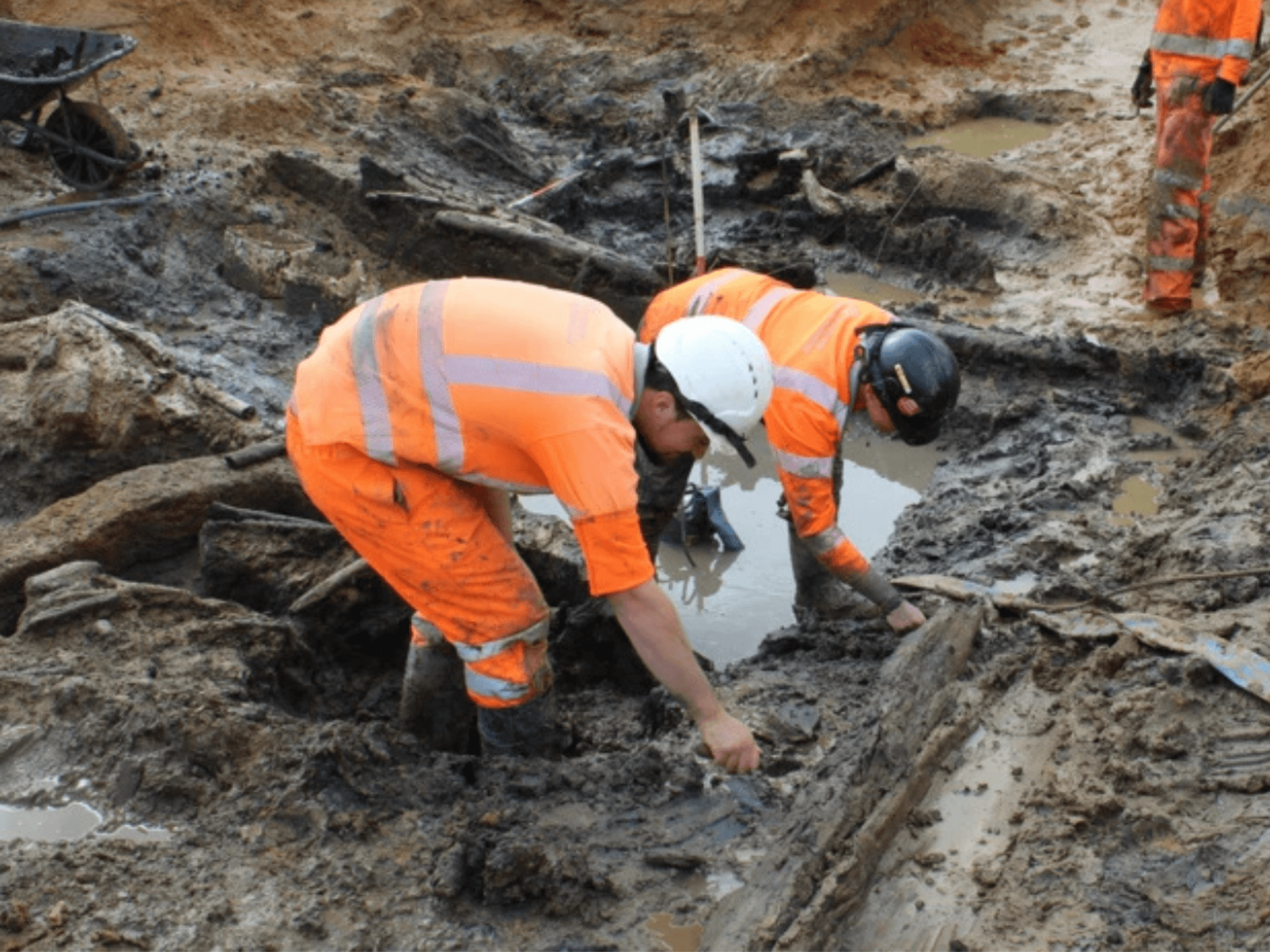 Ancient discovery gives archaeologists rare glimpse into Bronze Age Britain