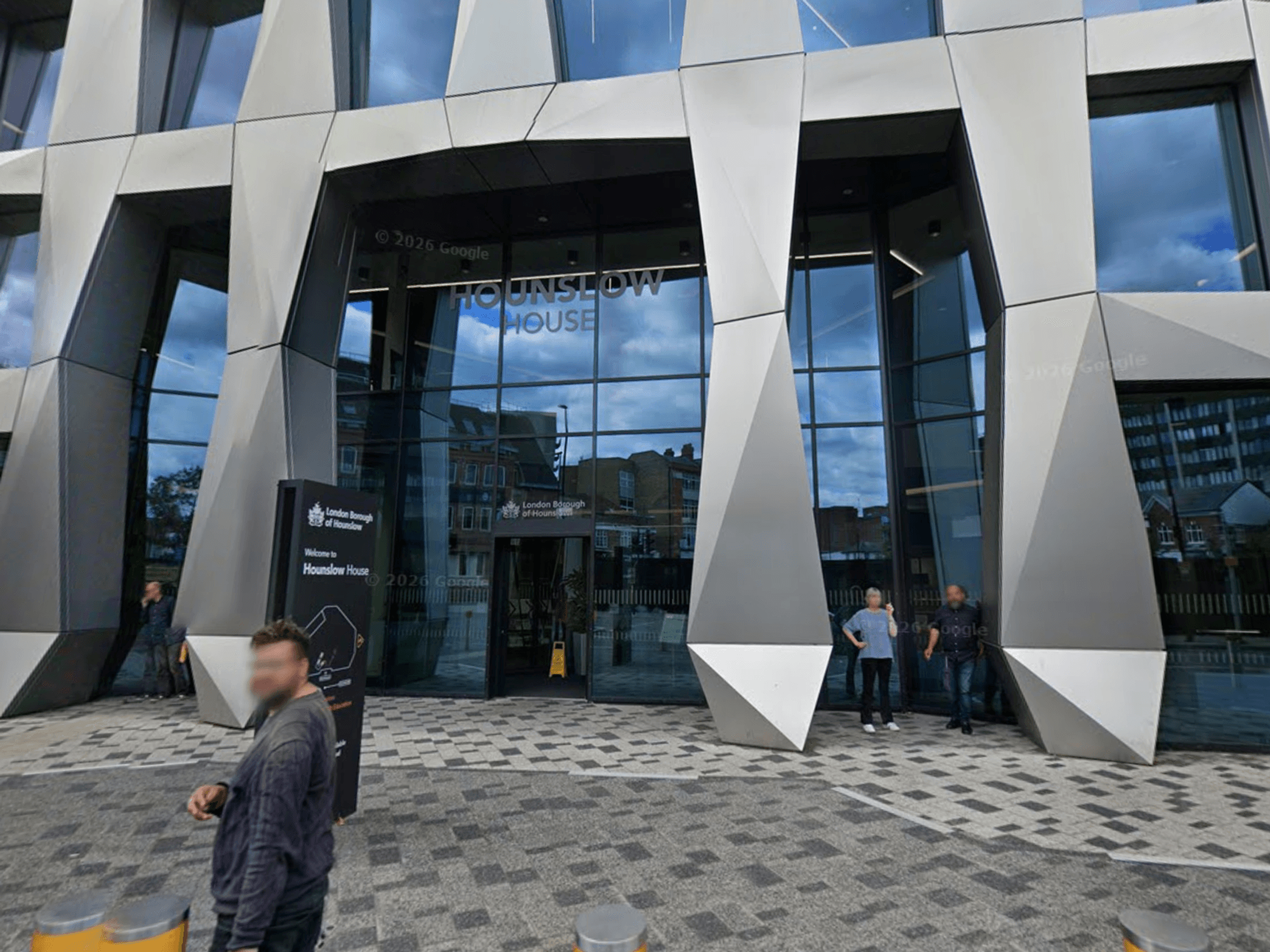 Man slapped with £1,000 ‘fly-tipping’ fine after leaving envelope on top of overflowing bin