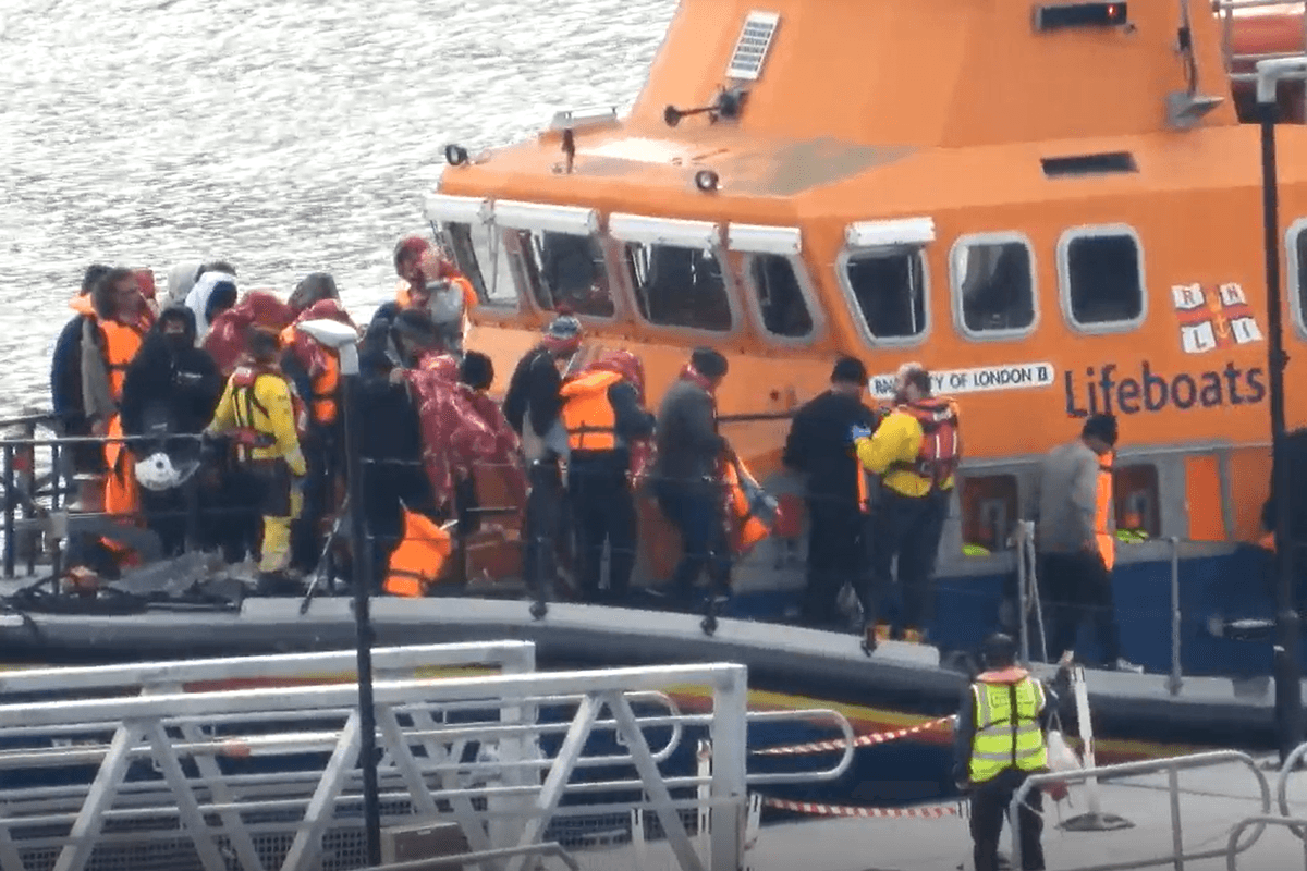 More than 320 illegal migrants cross English Channel today just one day after Labour signs extension on French border security deal