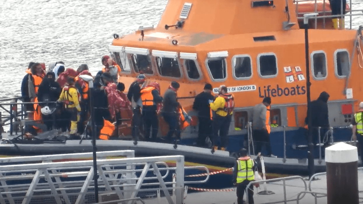 More than 320 illegal migrants cross English Channel today just one day after Labour signs extension on French border security deal