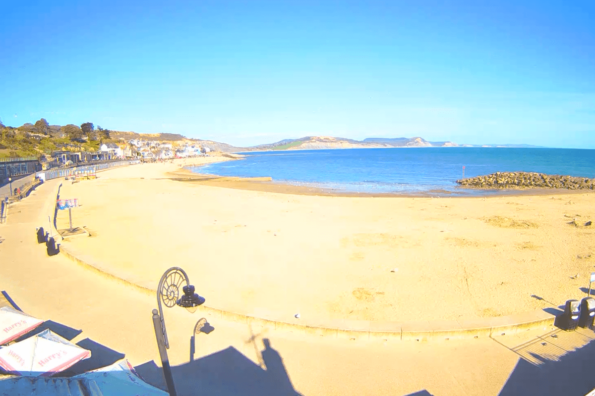 Popular UK beach closed after 'bomb found' as public told to avoid area