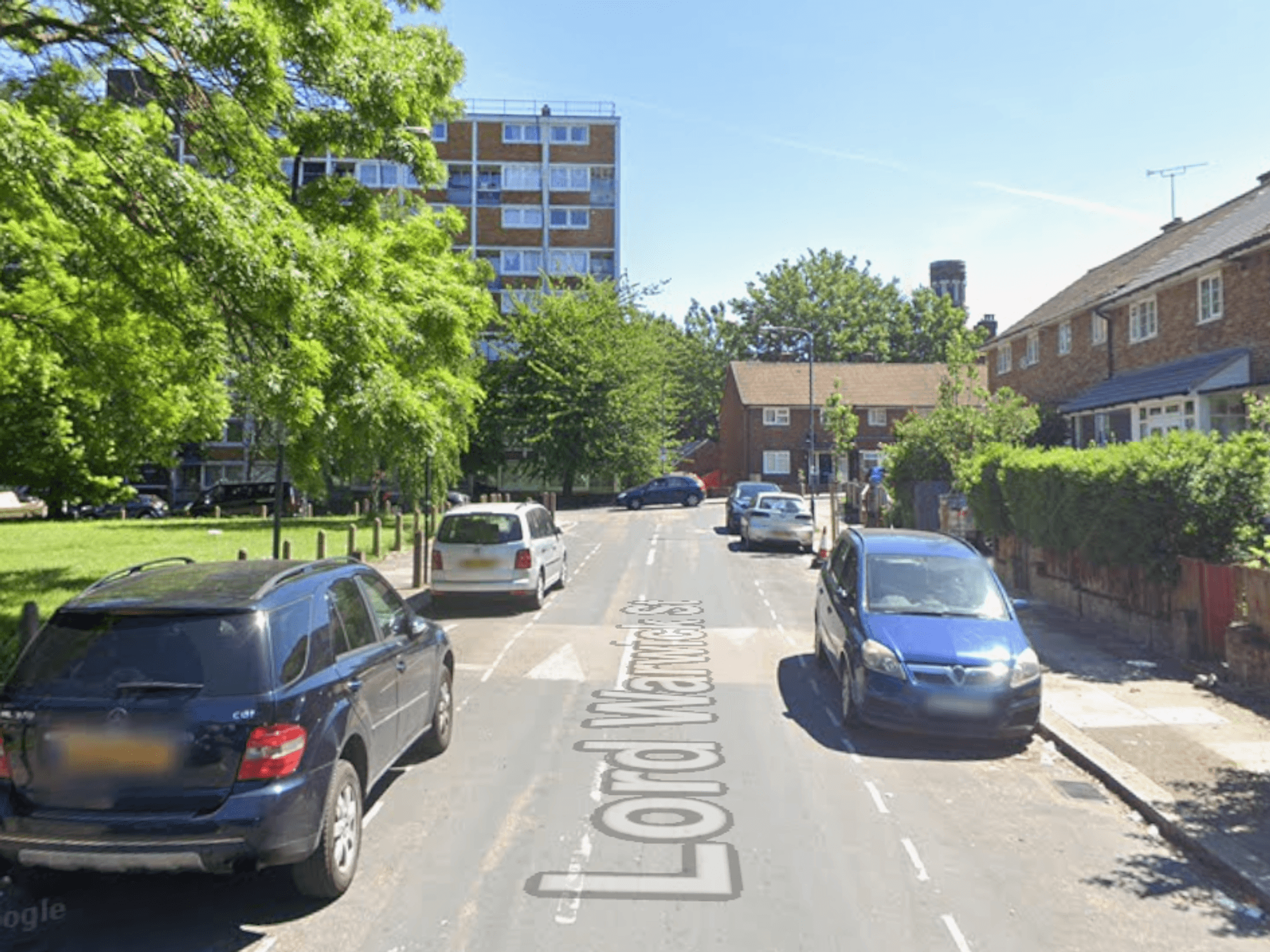 Boy, 14, shot dead in broad daylight London attack - Met Police arrest three as murder investigat...