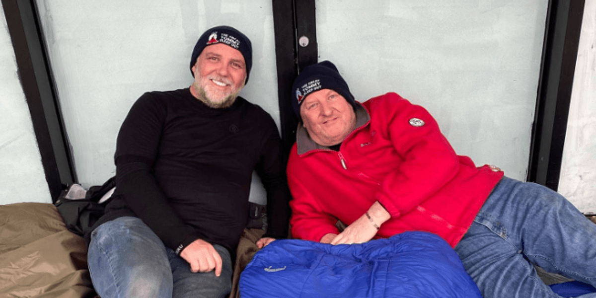 Duo sleep rough on streets to experience ‘harsh reality’ and raise money for homeless veterans Duo sleep rough on streets to experience ‘harsh reality’ and raise money for homeless veterans