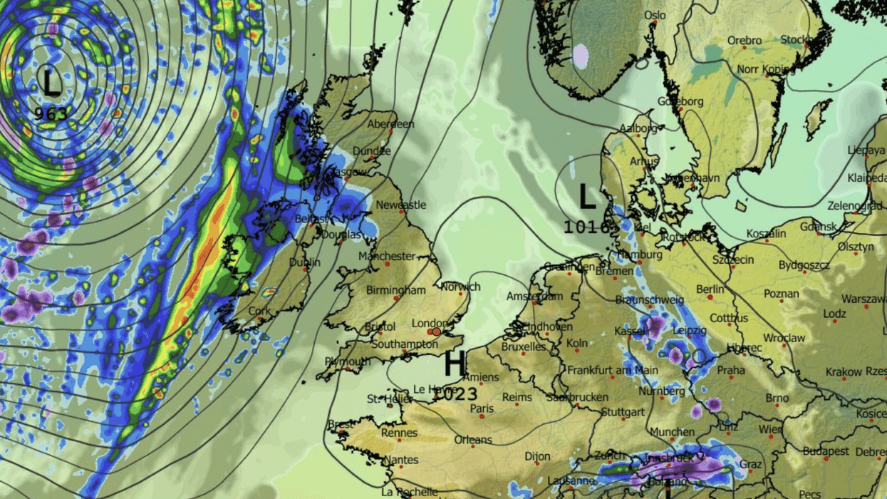 Britain set for one of the warmest April spells on record as temperatures reach 27C