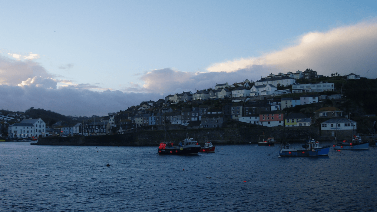 Neighbours on clifftop 'millionaire's row' fume in planning row to build eight new houses