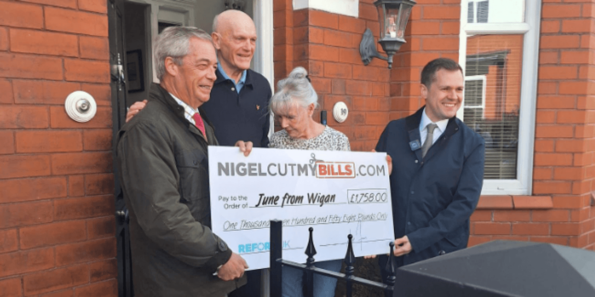 Watch the moment Nigel Farage and Robert Jenrick hand over giant cheque to pay couple’s energy bills Watch the moment Nigel Farage and Robert Jenrick hand over giant cheque to pay couple’s energy bills