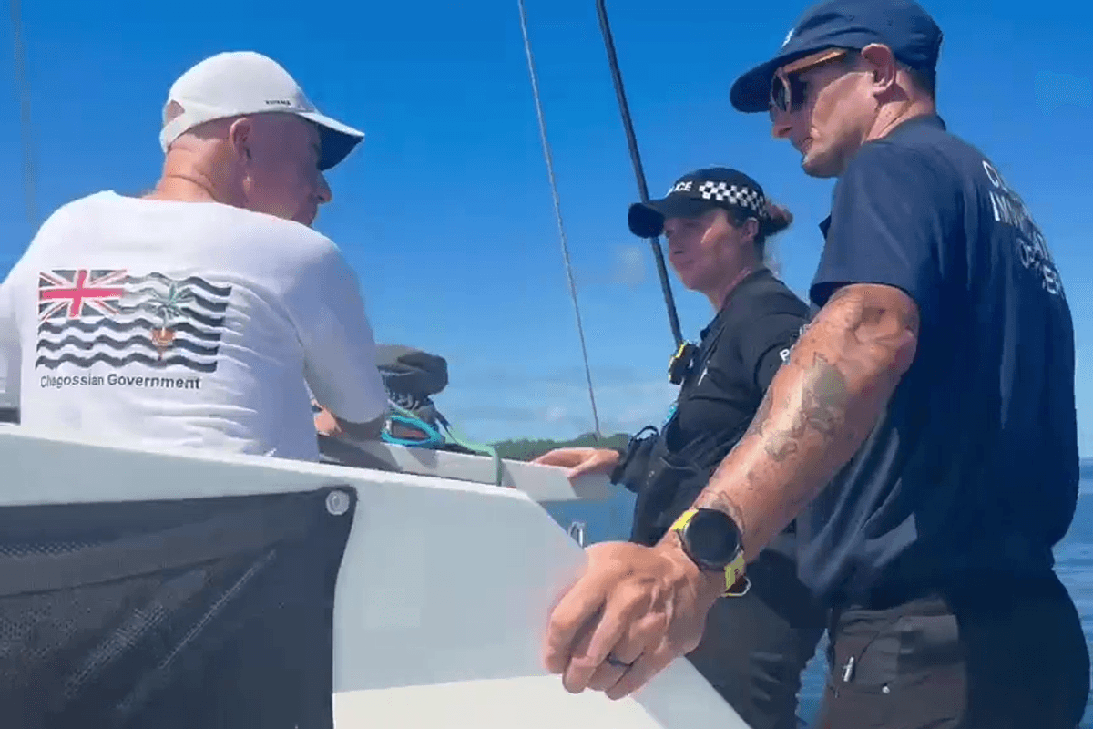 WATCH: Border Force officials storm ship bringing vital supplies to Chagos