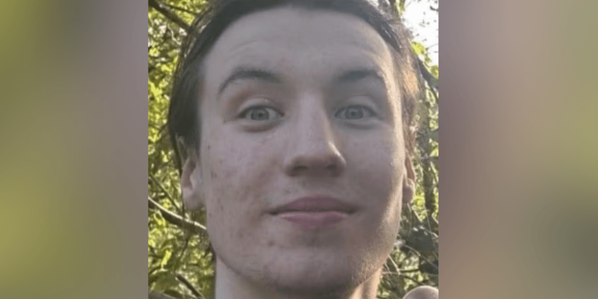 Man, 27, charged with murder after 21-year-old Finbar Sullivan killed at London beauty spot Man, 27, charged with murder after 21-year-old Finbar Sullivan killed at London beauty spot