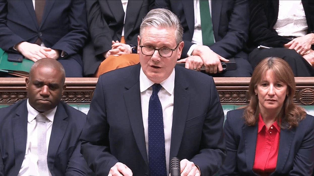 WATCH: MPs erupt with laughter as Keir Starmer ...