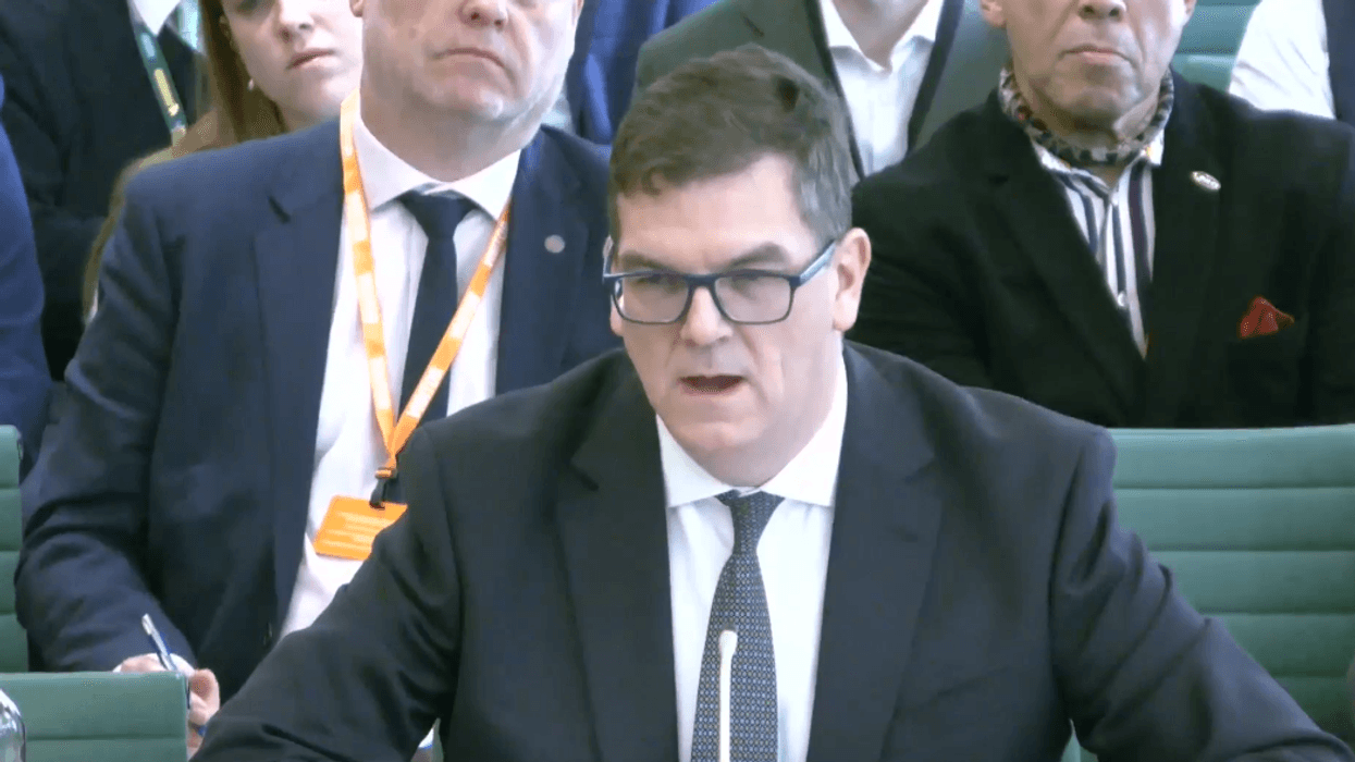 Pressure on Keir Starmer ramps up as ex-Foreign Office chief says No10 ‘dismissive’ of Lord Mandelson vetting