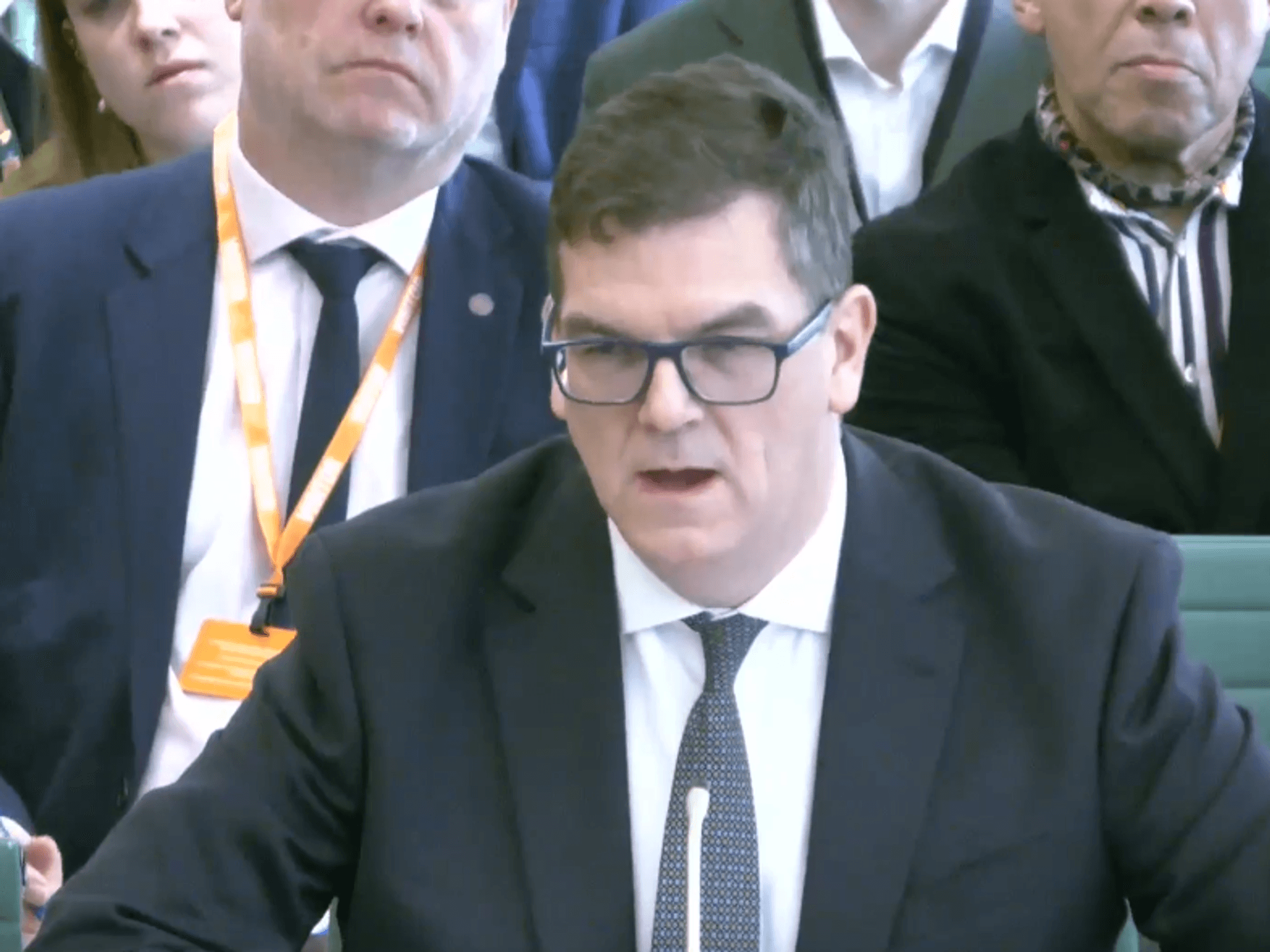 Pressure on Keir Starmer ramps up as ex-Foreign Office chief says No10 ‘dismissive’ of Lord Mande...