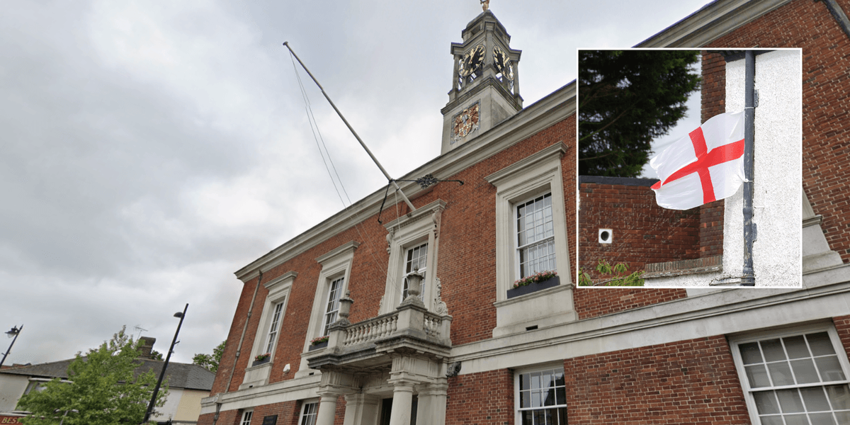 Britons slam killjoy Essex council for refusing to fly one St George’s banner over town hall Britons slam killjoy Essex council for refusing to fly one St George’s banner over town hall