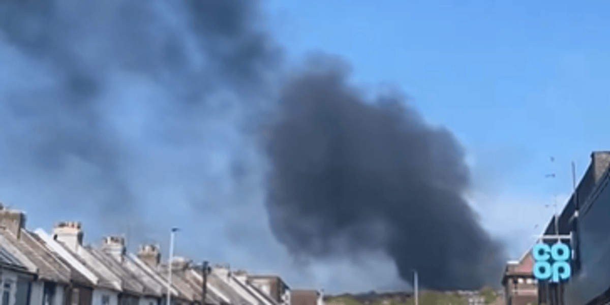 Huge fire breaks out as smoke engulfs seaside city’s skyline Huge fire breaks out as smoke engulfs seaside city’s skyline