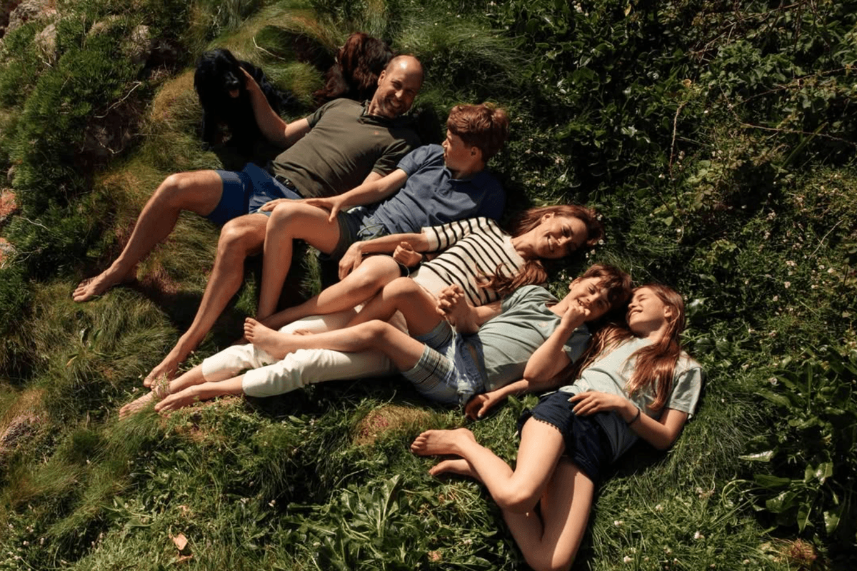 Prince William and Catherine mark 15th wedding anniversary with new family photo