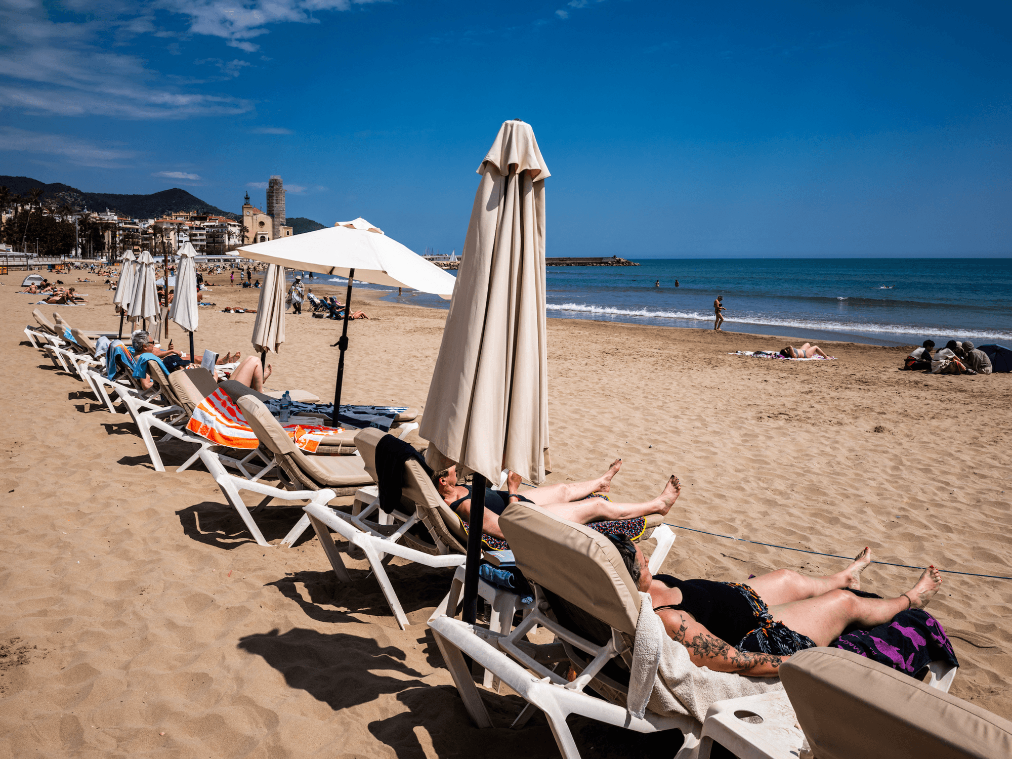 POLL: Should reserving sun loungers be banned? YOU DECIDE