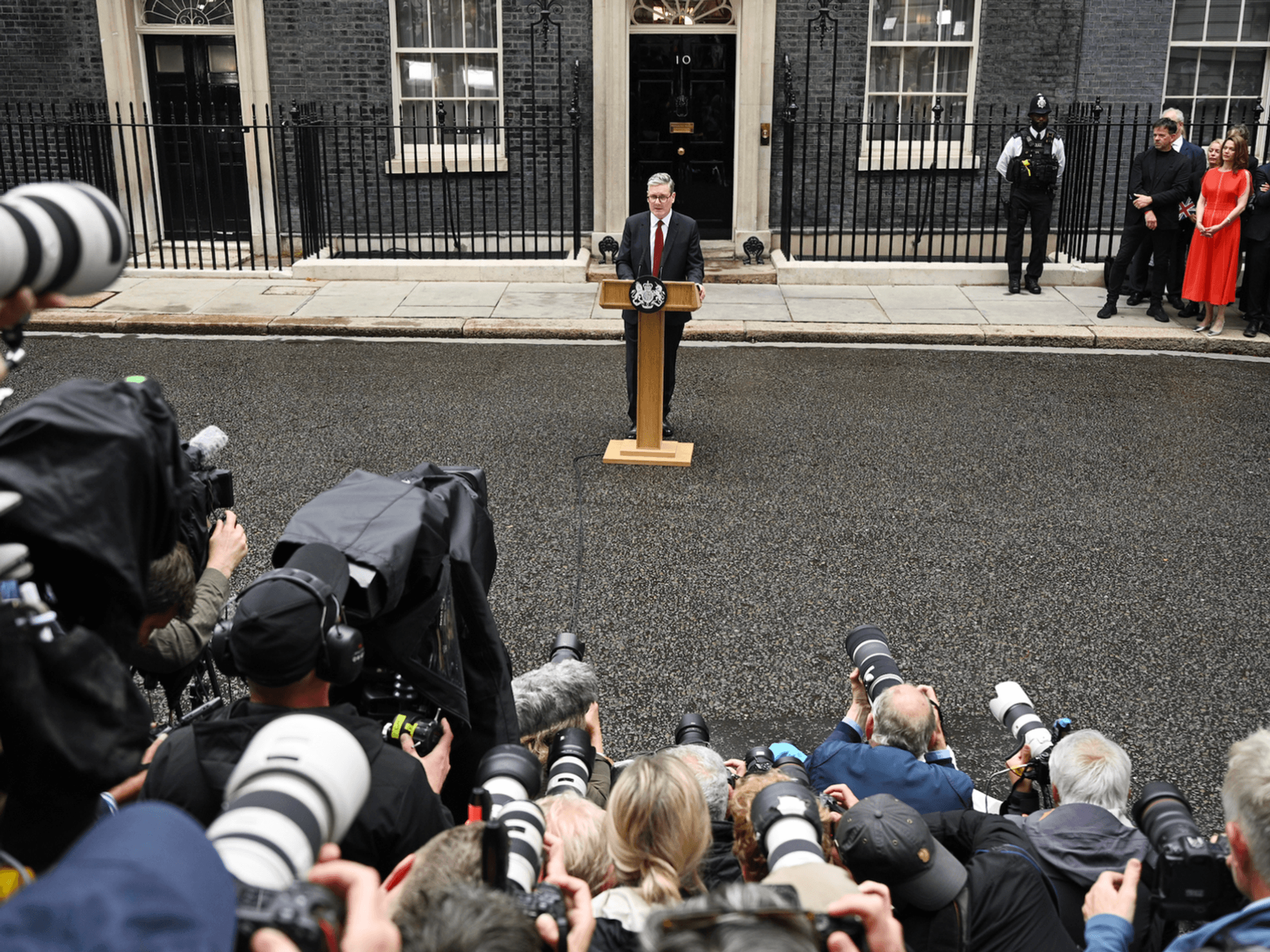 The sight of broadcasters yelling questions outside No10 perfectly sums up the Peston paradox