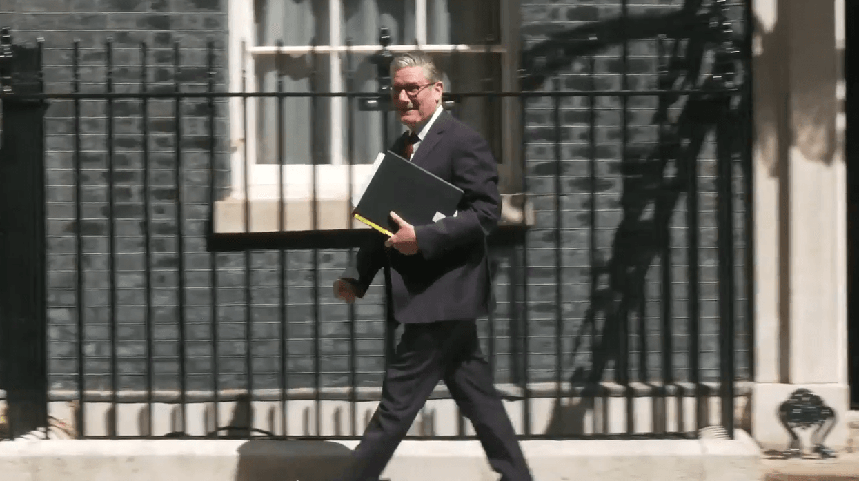 WATCH: Keir Starmer cheerfully reacts to Arsena...
