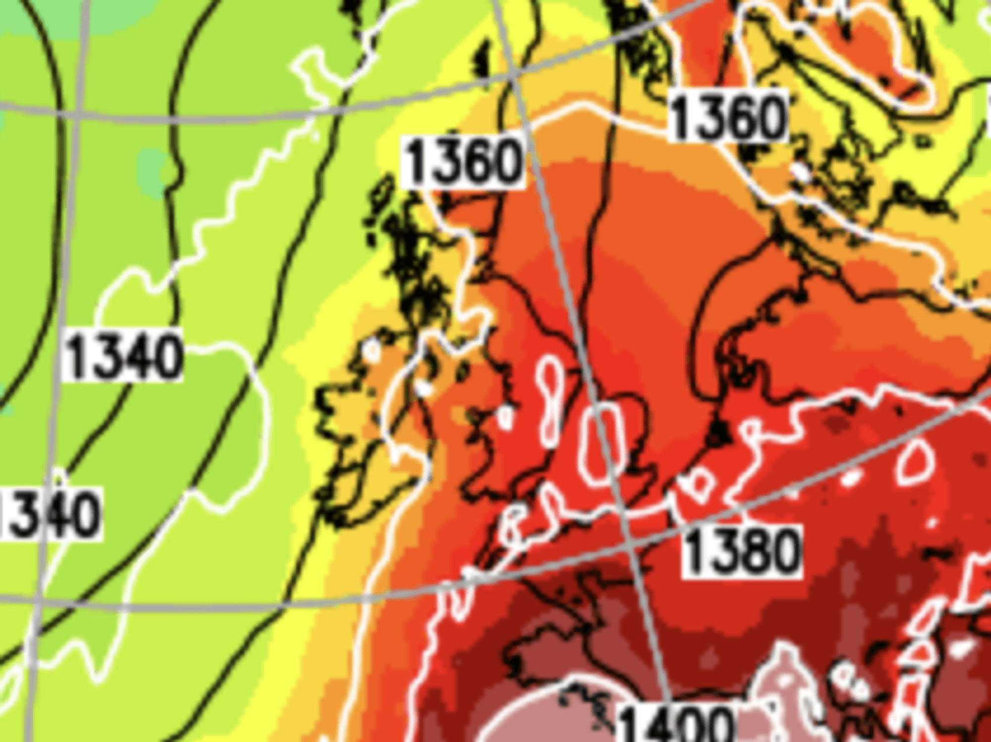 Surging temperatures during first heatwave of summer set to bring thunderstorms