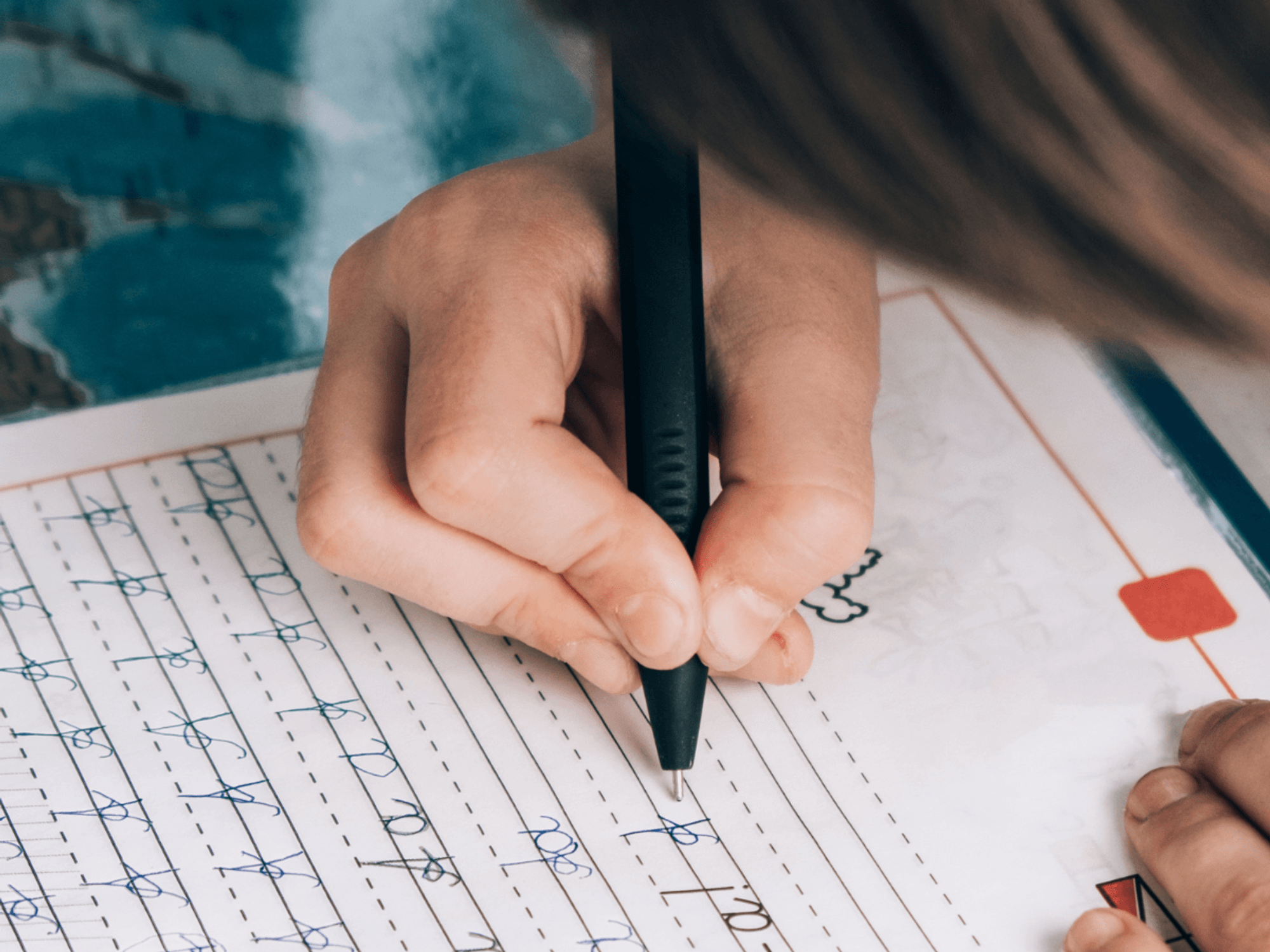 Do you write with your right hand? Scientists think they know why