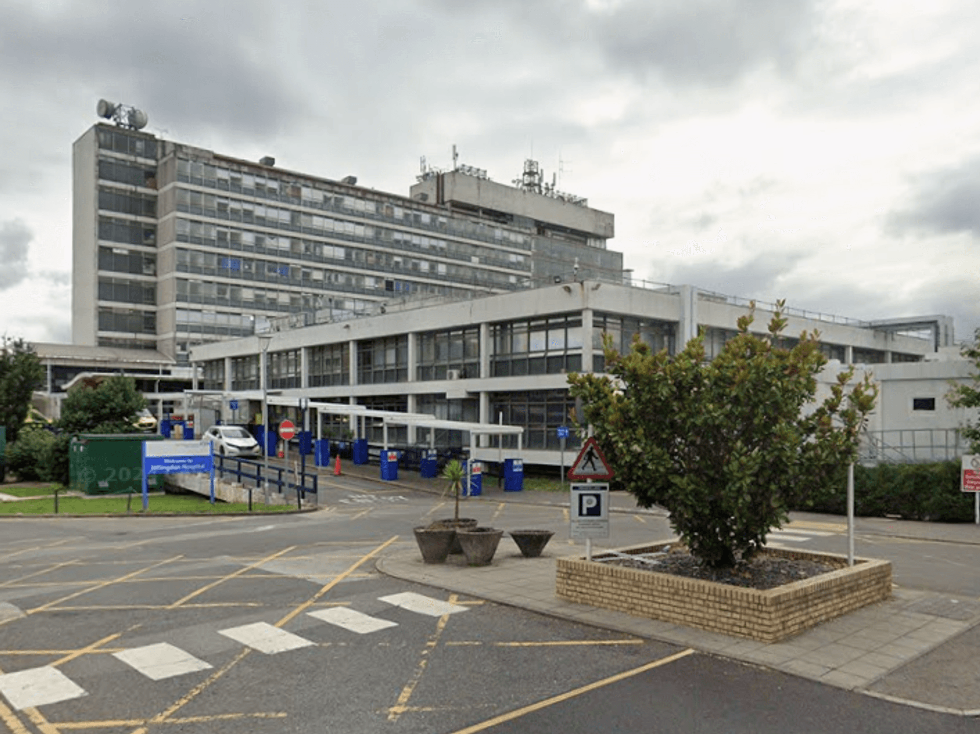 Doctor stabbed by 'smirking patient with big knife' in horror hospital attack