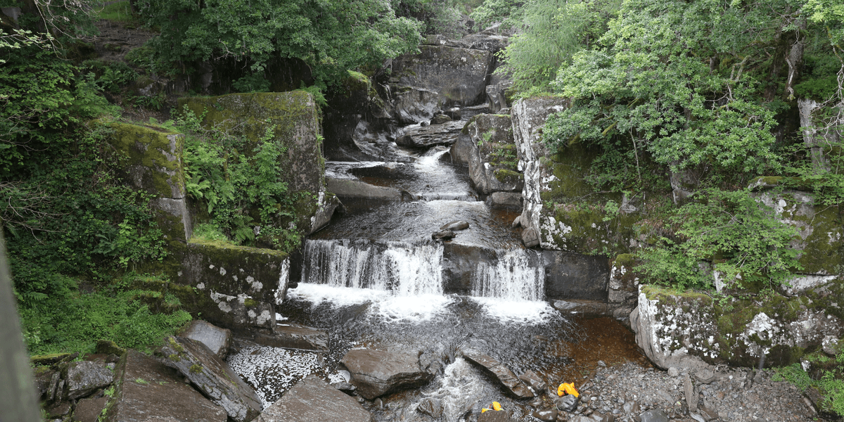 Body of boy, 16, pulled from water near Scottish beauty spot as heatwave-related death toll continues to rise Body of boy, 16, pulled from water near Scottish beauty spot as heatwave-related death toll continues to rise