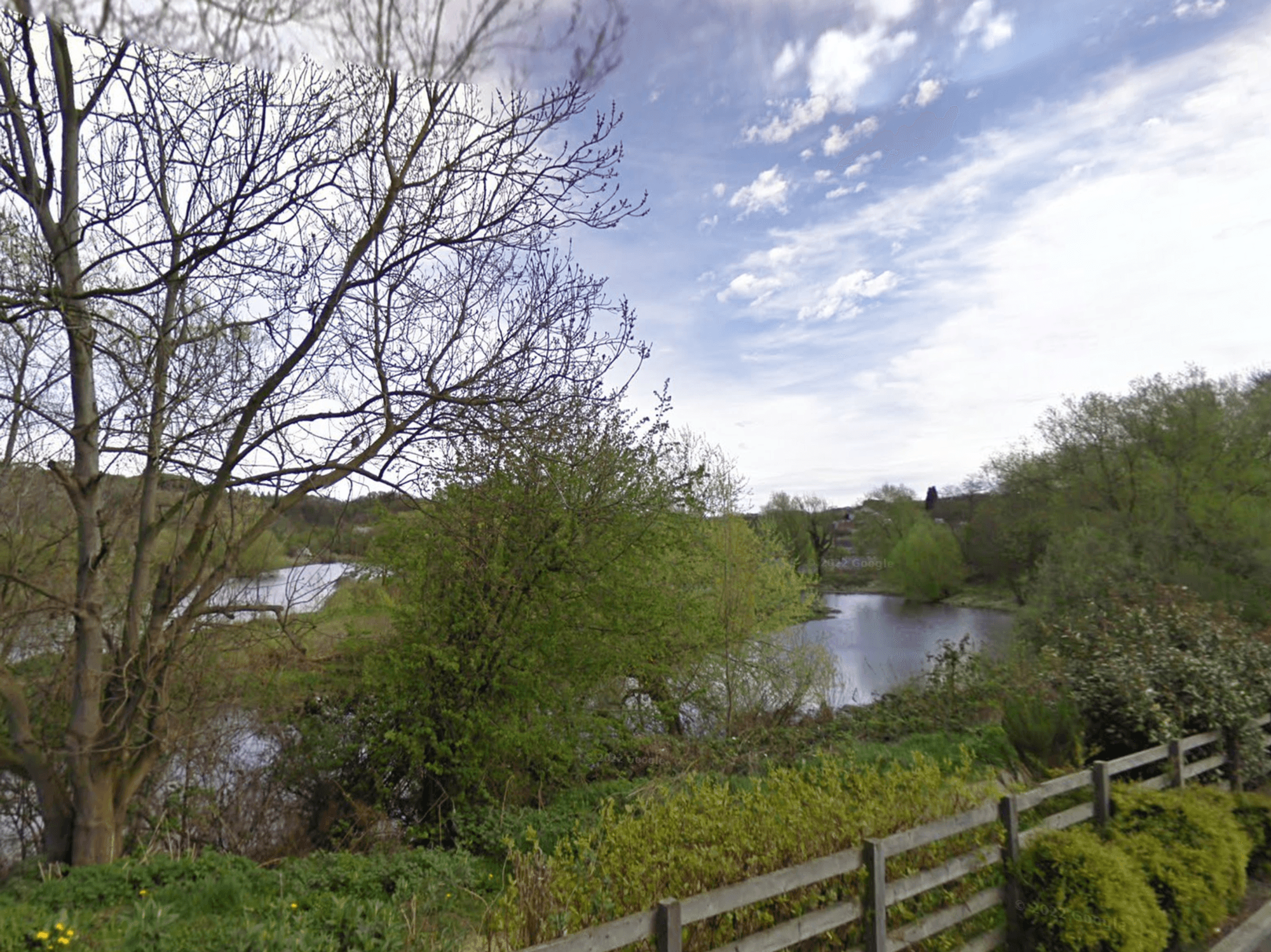 Police launch urgent search for boy, 11, who went missing after entering Yorkshire river