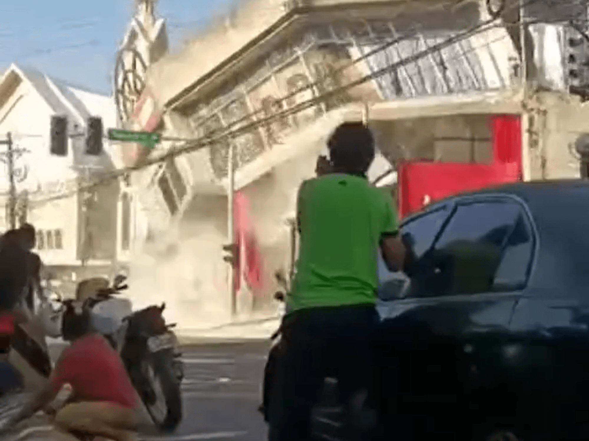 Tsunami alert issued after massive 8.2-magnitude earthquake strikes Philippines