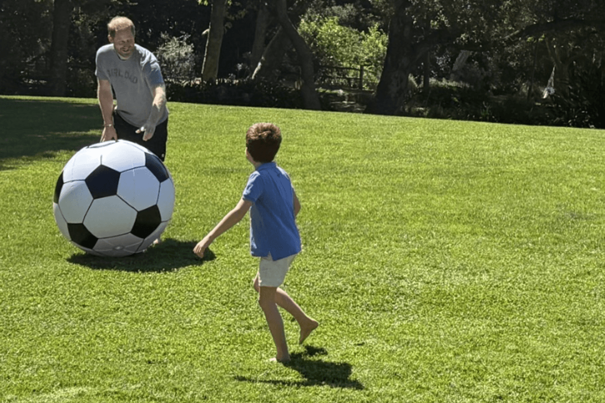 Meghan shares never-seen-before photos of Archie and Lilibet with Prince Harry