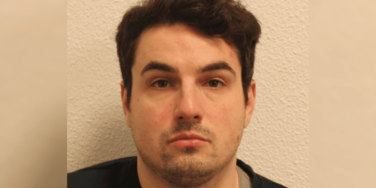 Fraudster jailed after scamming tenants out of £77k using flat Fraudster jailed after scamming tenants out of £77k using flat
