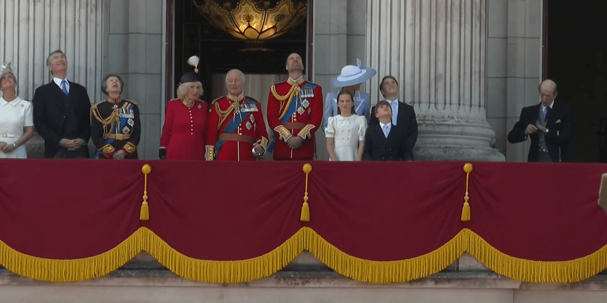 WATCH: Royal Family appear on balcony as they witness RAF flypast WATCH: Royal Family appear on balcony as they witness RAF flypast