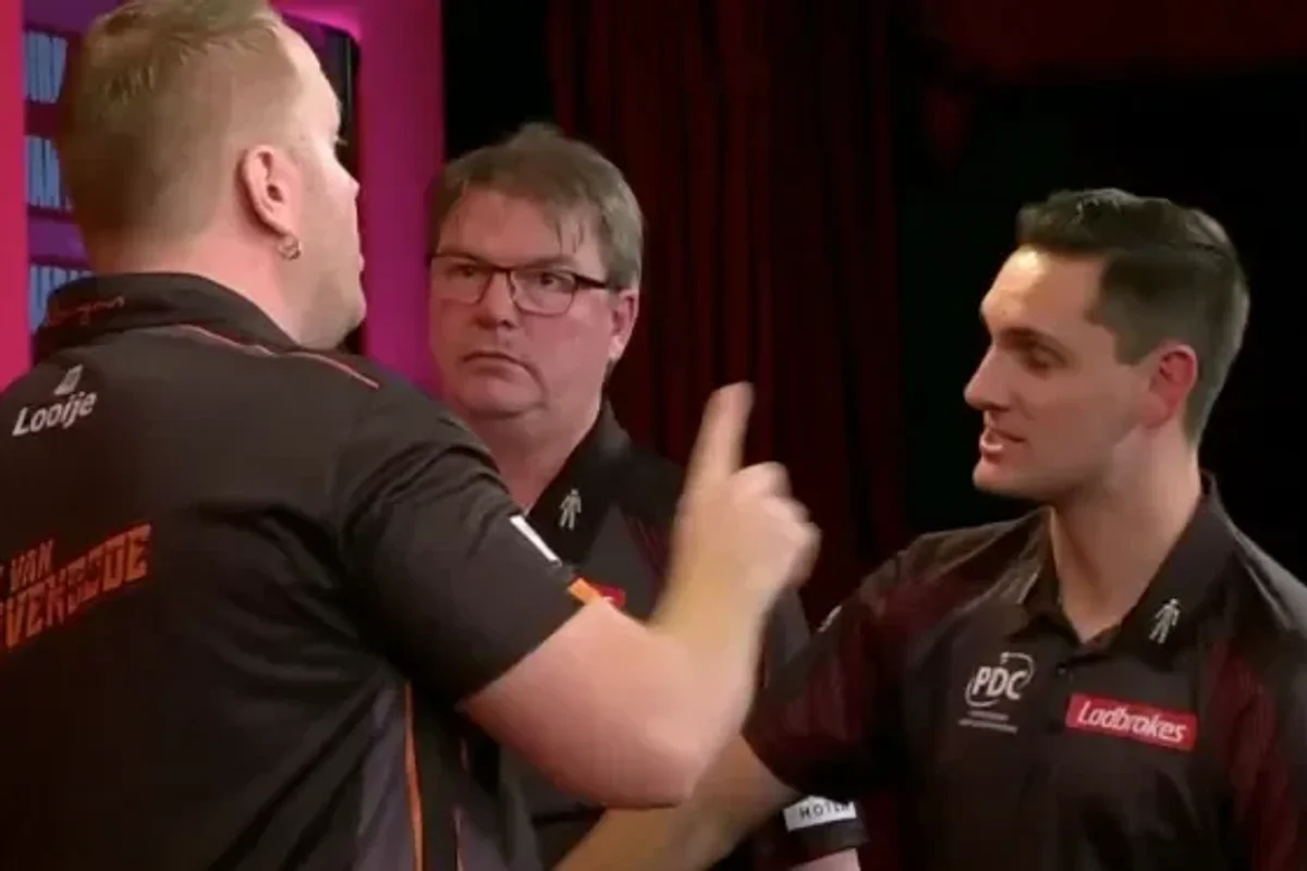 Darts star furiously confronts referee after 'illegal' move in match