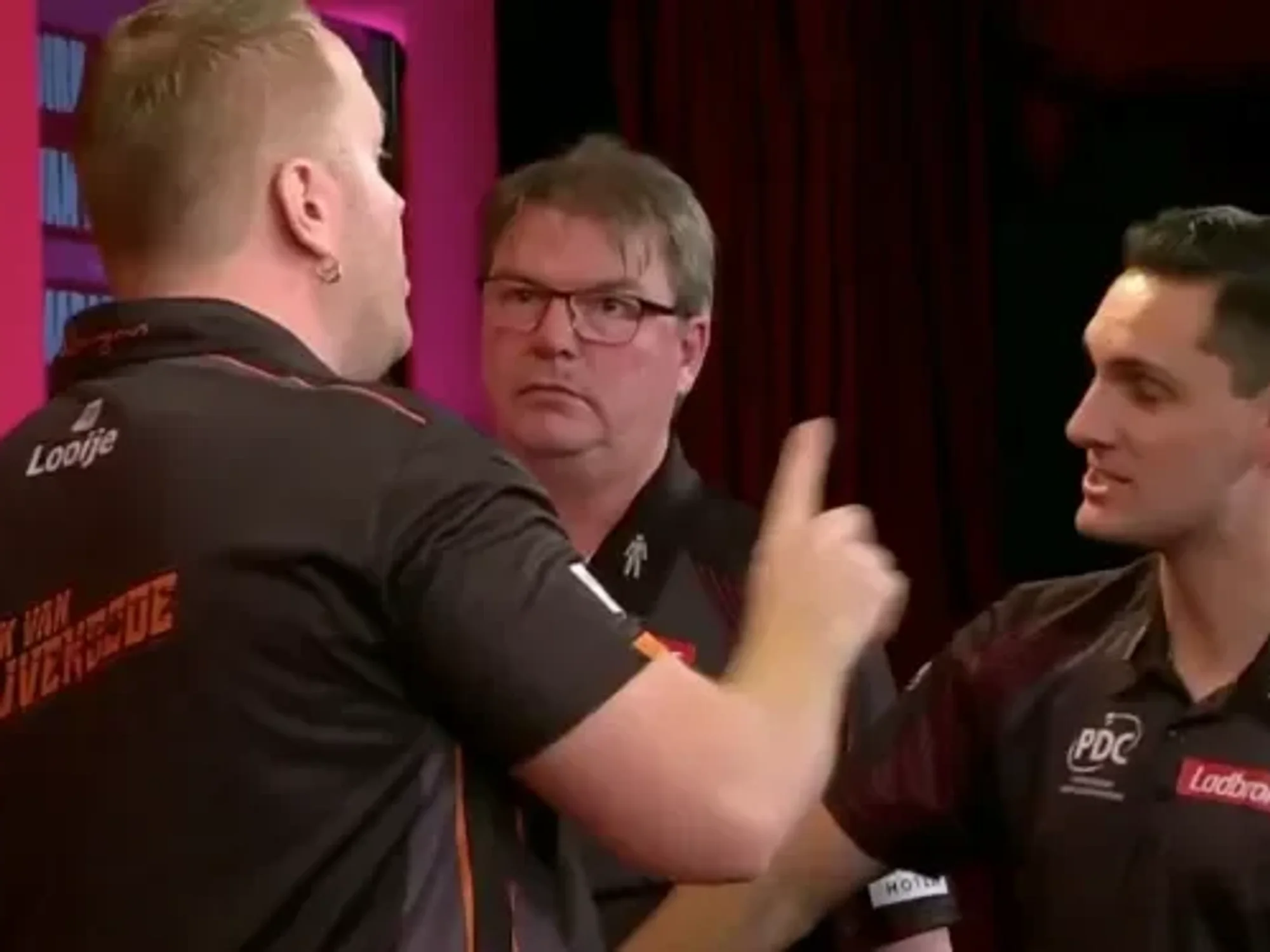 Darts star furiously confronts referee after 'illegal' move in match
