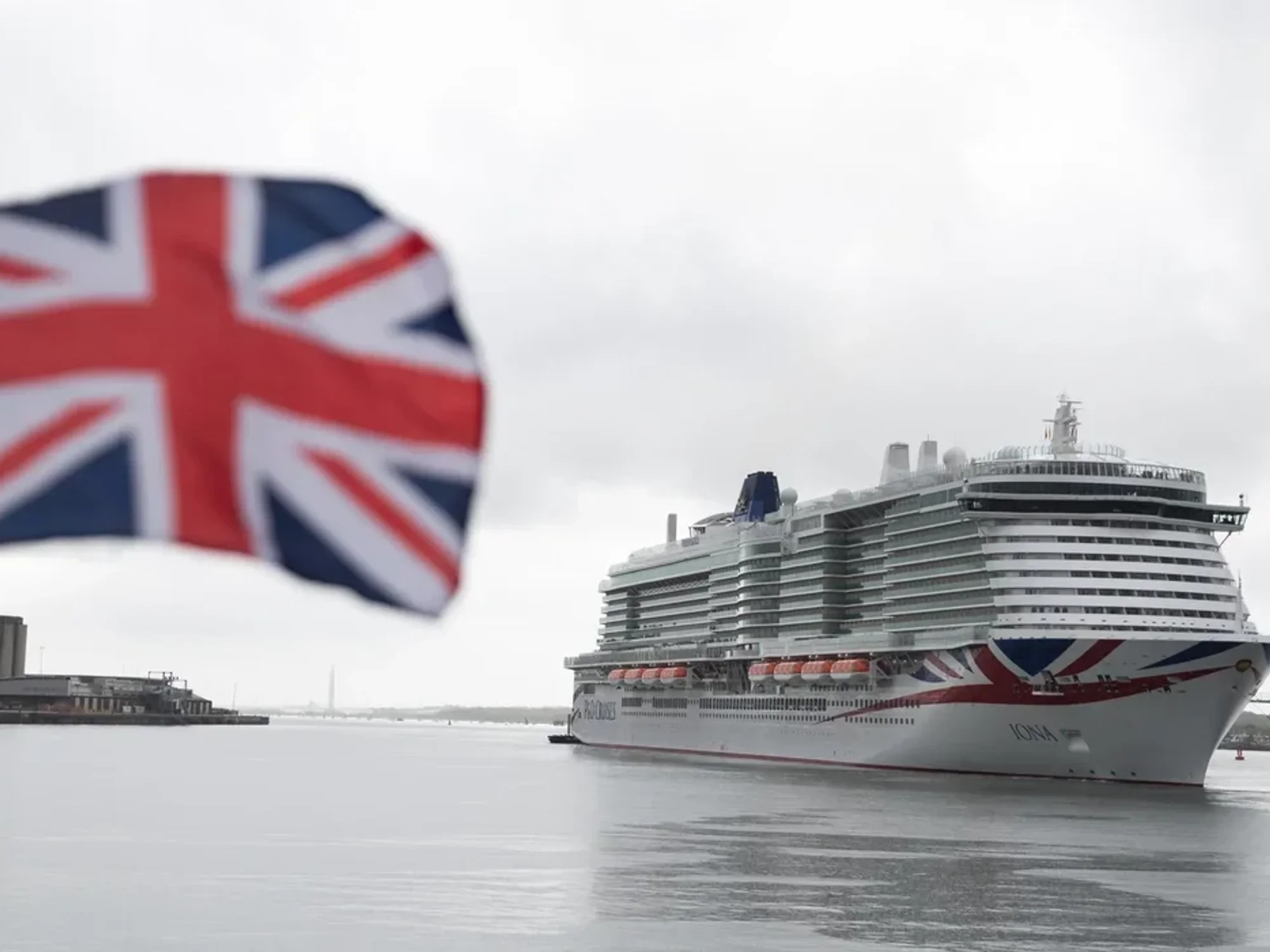 Cruise ship delayed off Isle of Wight after container drops bananas in sea as thousands of holida...