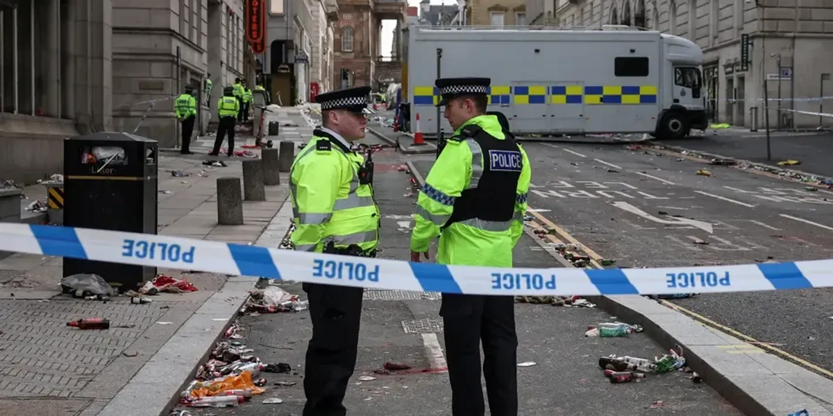 ‘Hero’ ex-soldier stopped Liverpool victory parade attacker’s car during anger-fuelled rampage ‘Hero’ ex-soldier stopped Liverpool victory parade attacker’s car during anger-fuelled rampage