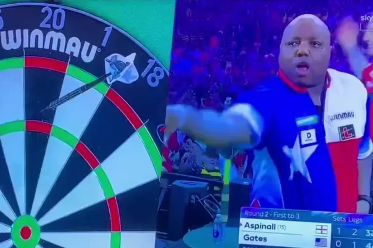 Darts star appears to encourage X-rated chant about Sir Keir Starmer at World Championship