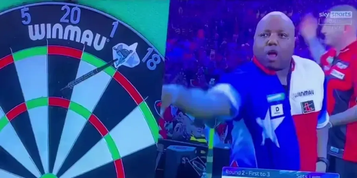 Darts star appears to encourage X-rated chant about Sir Keir Starmer at World Championship Darts star appears to encourage X-rated chant about Sir Keir Starmer at World Championship