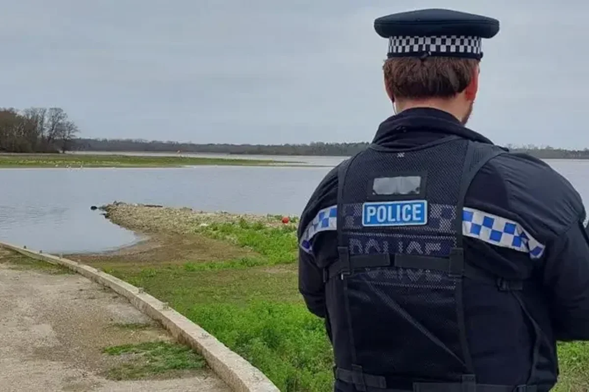 Plane crashes into reservoir at UK beauty spot as public urged to stay away