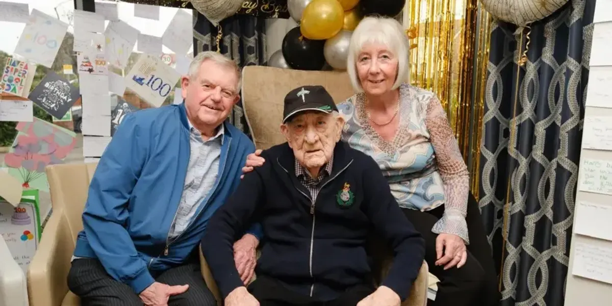 World War II veteran ‘overwhelmed’ after receiving 1,500 cards for 100th birthday World War II veteran ‘overwhelmed’ after receiving 1,500 cards for 100th birthday