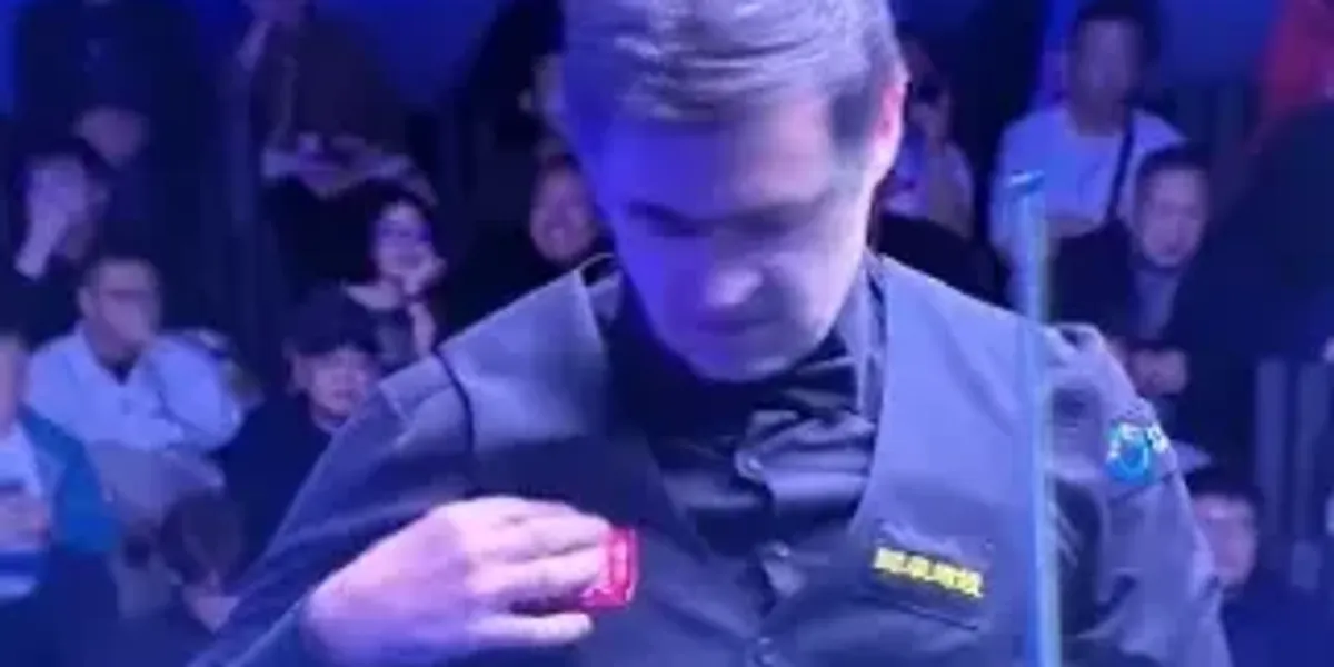 Ronnie O’Sullivan walks out of snooker match shaking his head as opponent left baffled Ronnie O’Sullivan walks out of snooker match shaking his head as opponent left baffled