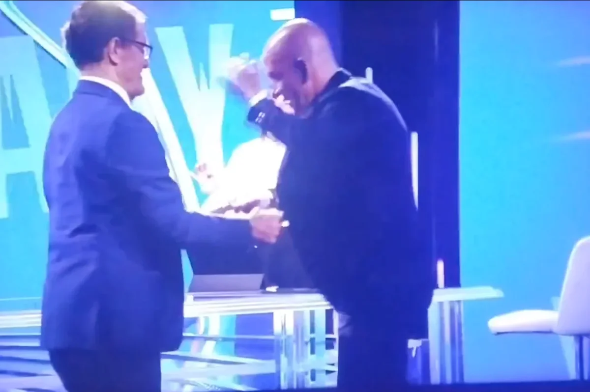 Ex-England manager forced to intervene as Premier League icon bangs head on table