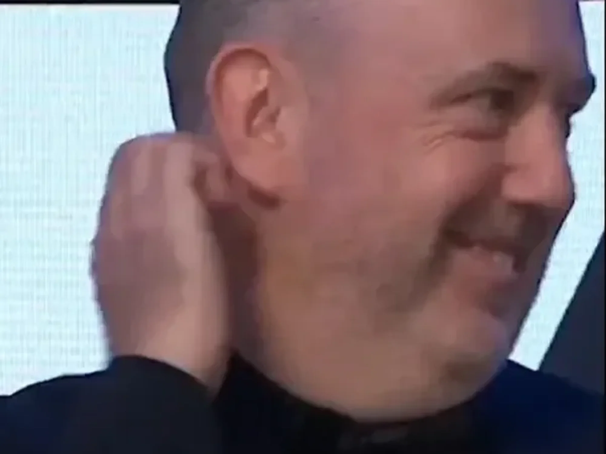 Mark Williams laughs off comments about hairline and eyesight during World Snooker Championship