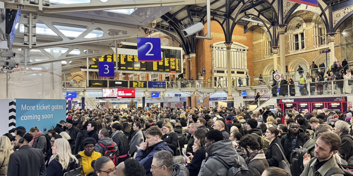 NextImg:London Liverpool Street station evacuated as 'police deal with incident' with trains severely disrupted during busy Christmas period