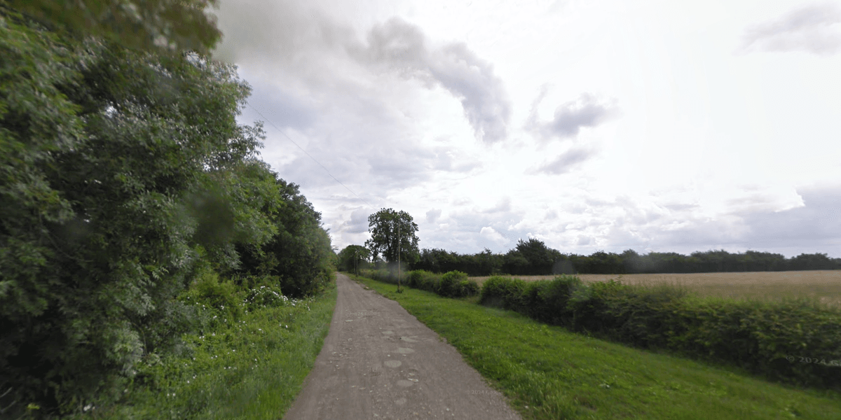 Emergency services swarm to the scene and urge public to ‘avoid area’ Emergency services swarm to the scene and urge public to ‘avoid area’