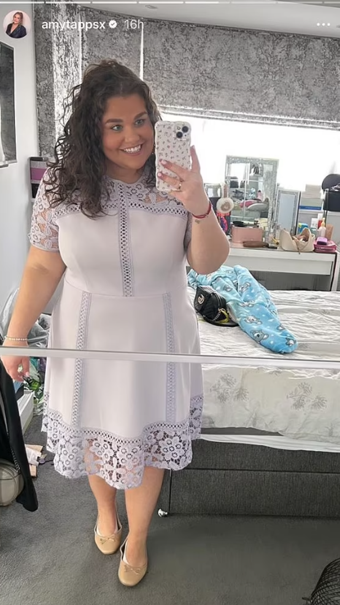 Instagram: @amytappsx