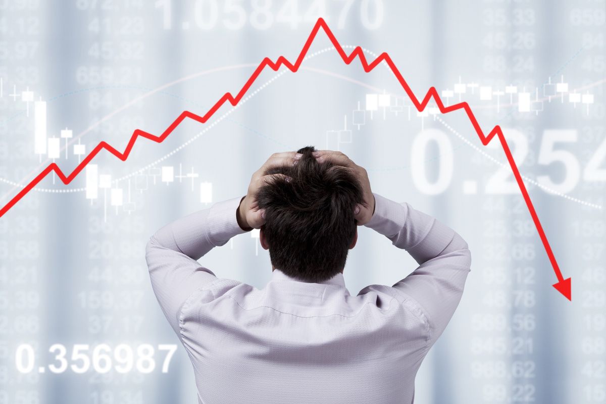 Investor looking at market crash 