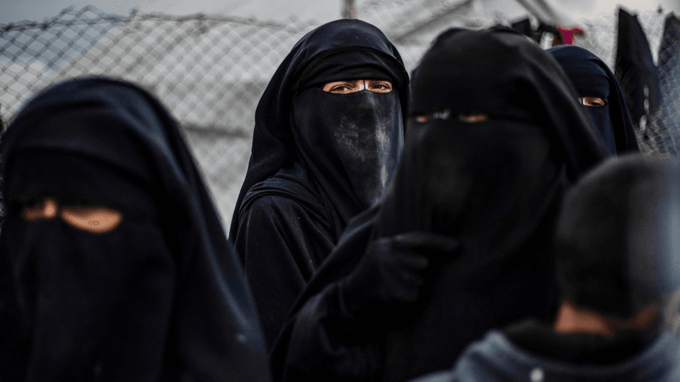 Isis brides at Syrian refugee camp
