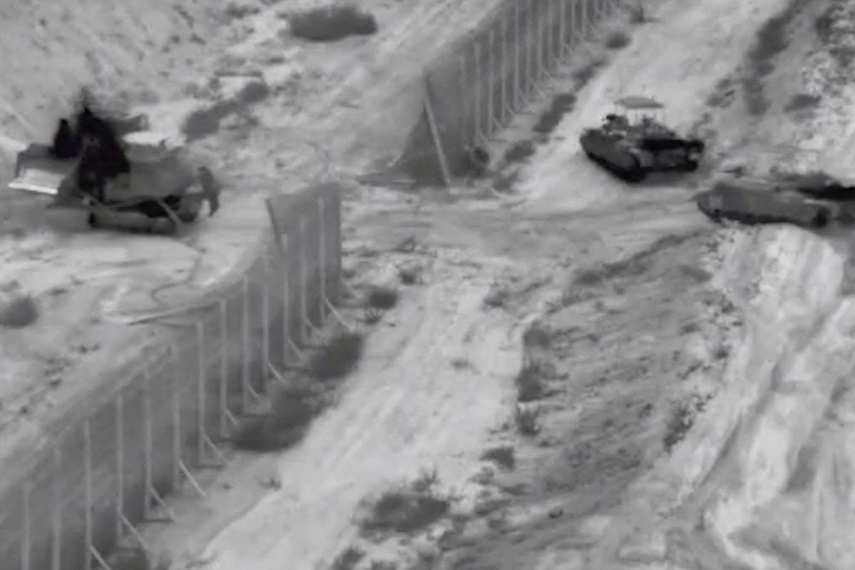 Israeli tanks launch overnight raid